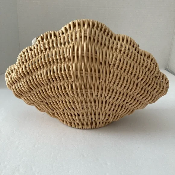 Tommy Bahama clamshell clutch, shoulder bag - NWT - Picture 3 of 4